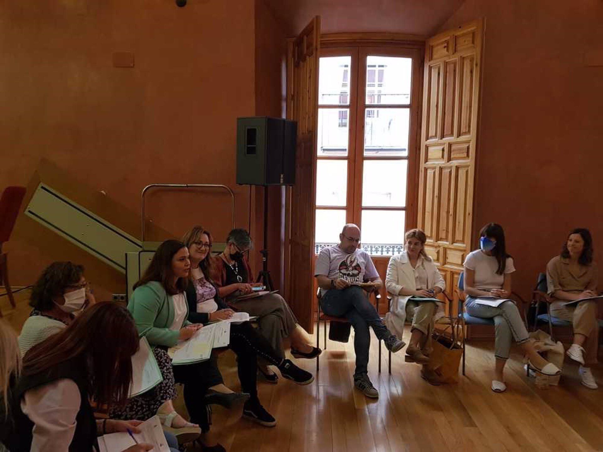 Reunión desarrollada en el Patronato Municipal de Asuntos Sociales de Jaén para analizar el Plan Municipal de Migraciones