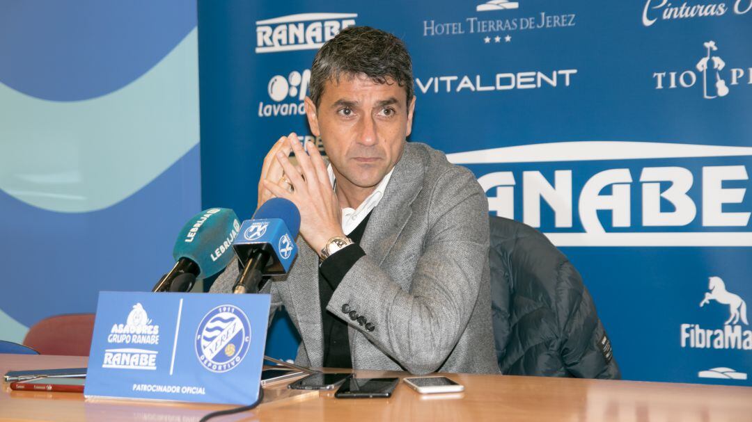 Pepe Masegosa, técnico del Xerez DFC durante la rueda de prensa del domingo