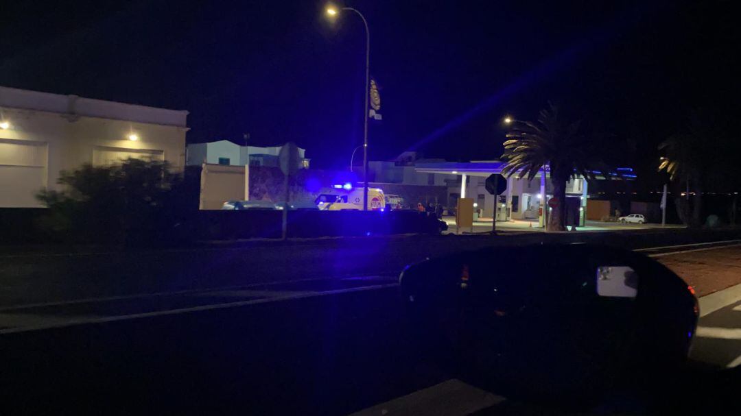 Otra embarcación llegaba este lunes por sus propios medios al muelle de Caleta de Famara.