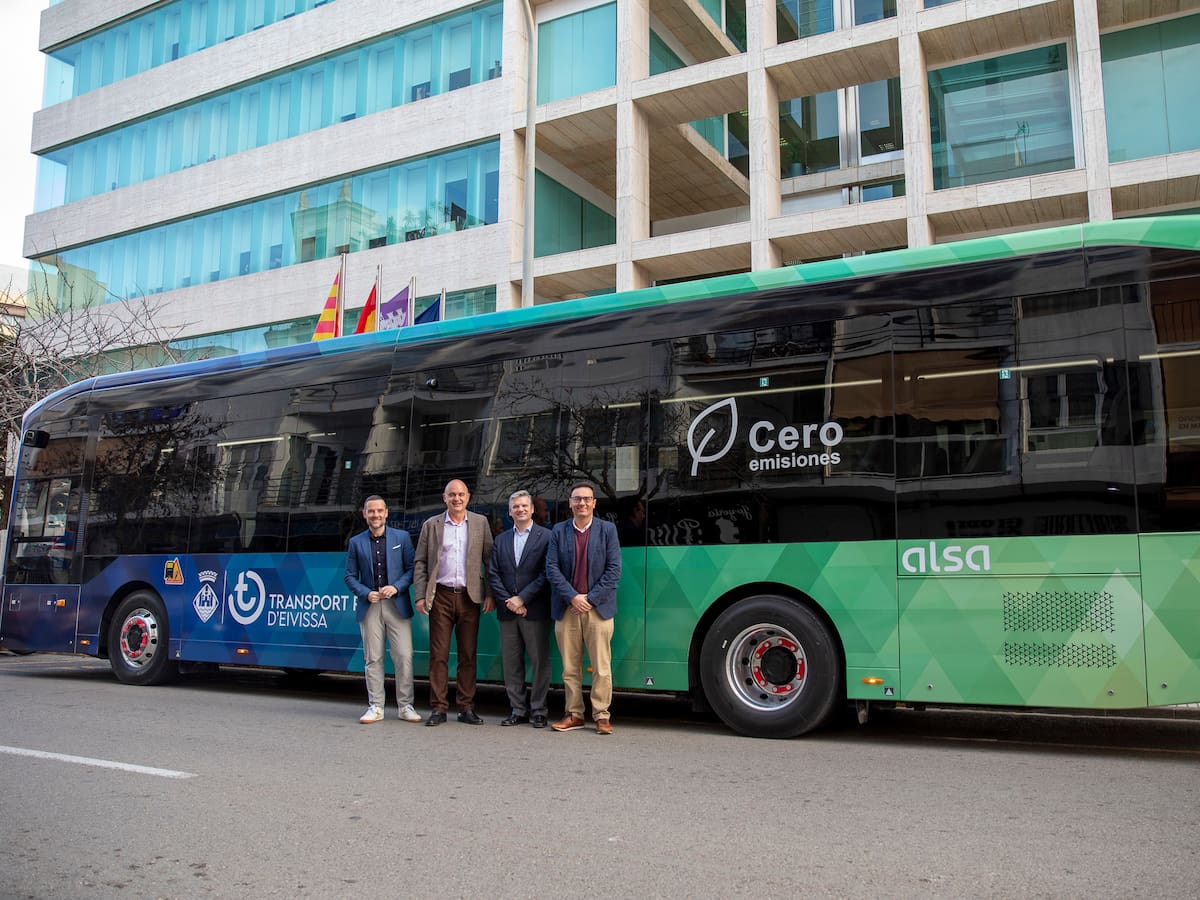 Echa a andar la nueva contrata del servicio de autobús de Ibiza para la próxima década