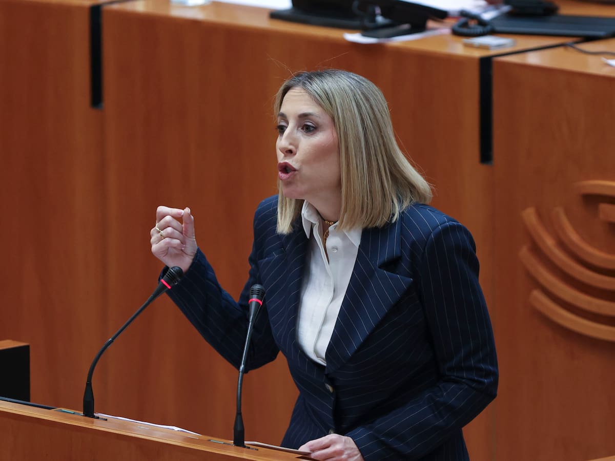 María Guardiola se enfrenta al PSOE y Unidas por Extremadura