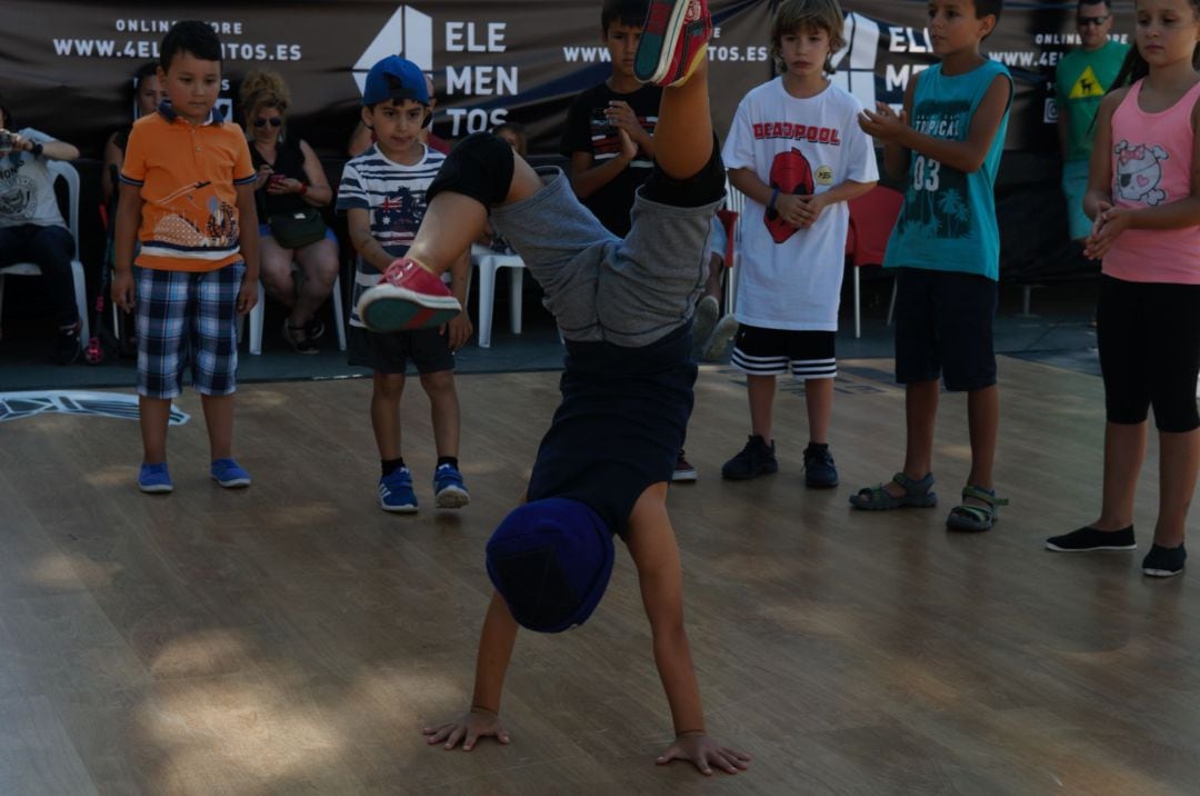 Taller de Break Dance para niños en O Marisquiño.