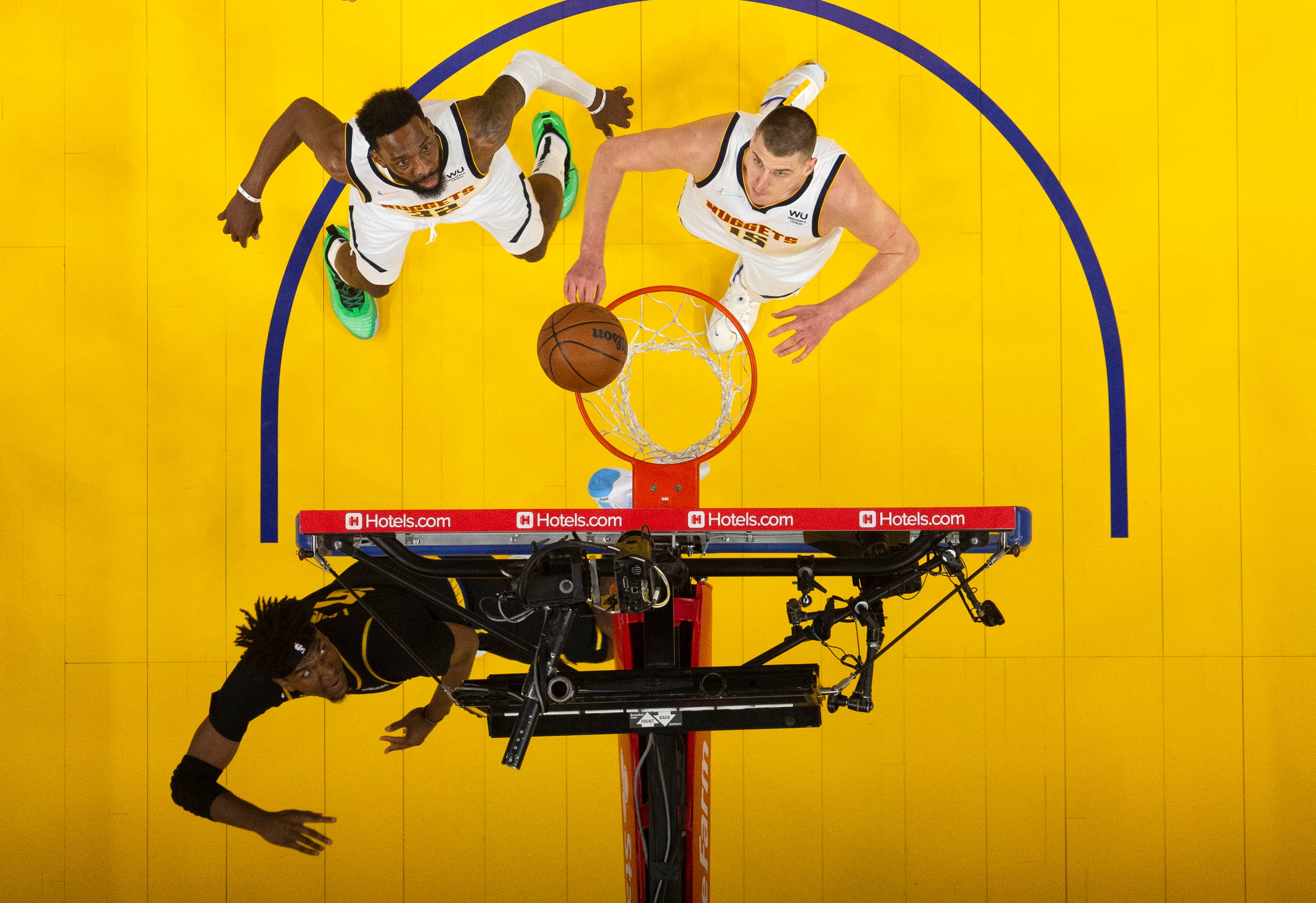 Nikola Jokic, durante su partido de los playoffs de la NBA frente a Golden State Warriors.