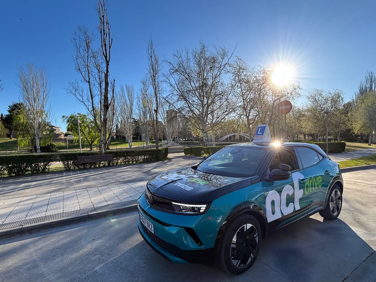 Se incorpora el primer coche 100 % eléctrico para la formación vial en la provincia de Huesca