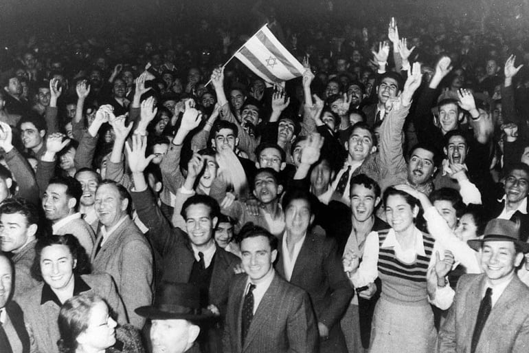 Celebración en la ciudad israelí de Tel Aviv por la partición de Palestina, aprobada por la ONU