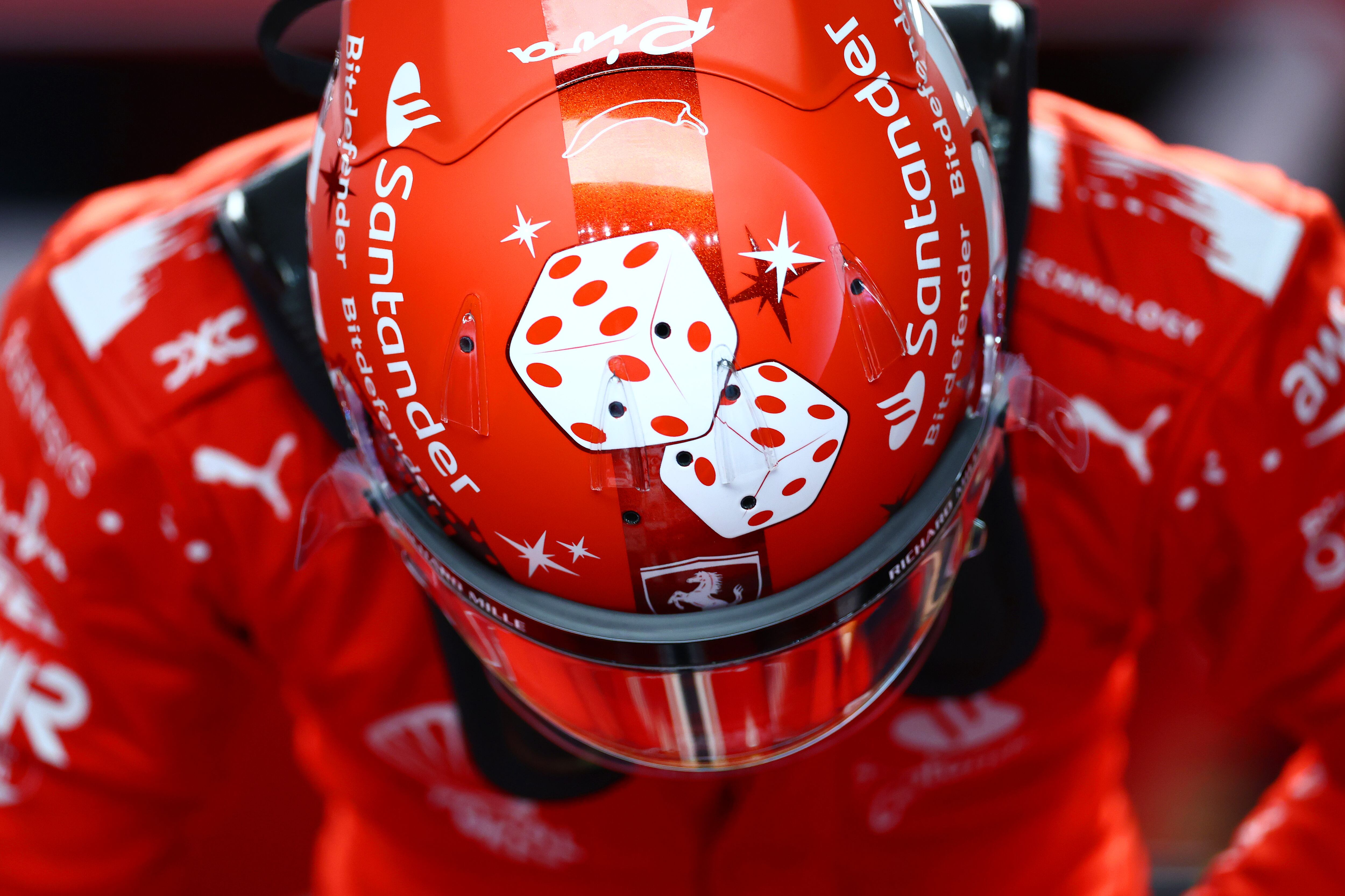 El casco personalizado de Carlos Sainz para el GP de Las Vegas.