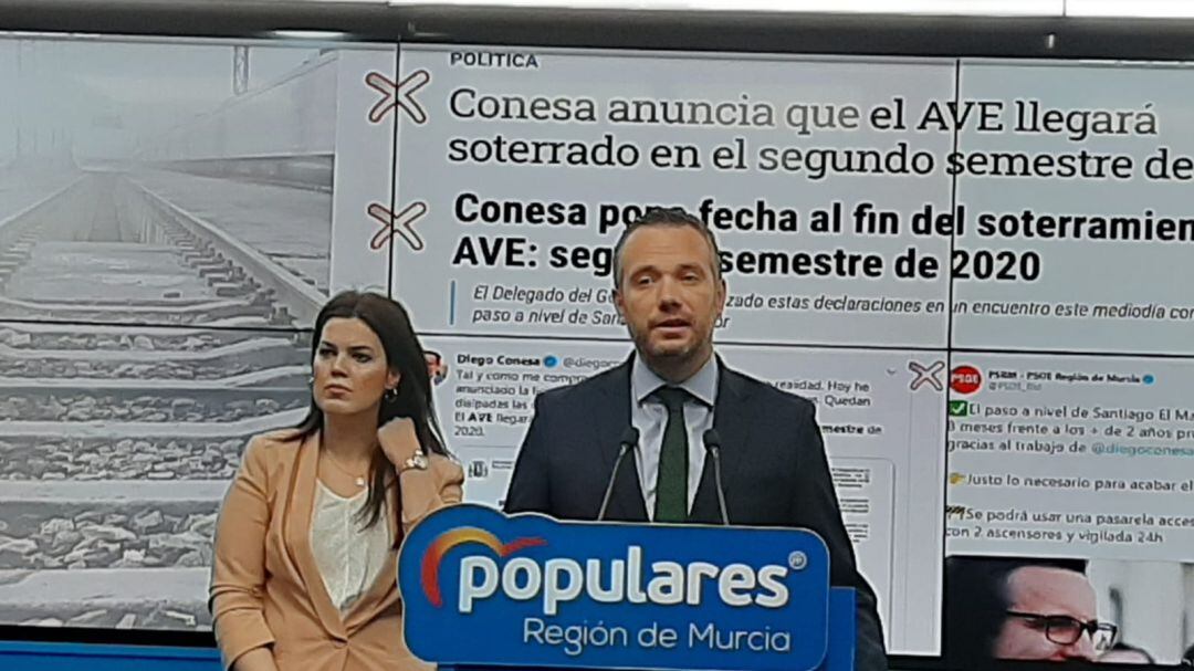 El portavoz del Grupo Parlamentario Popular, Joaquín Segado, en la rueda de prensa