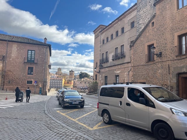 Vehículos accediendo a la ZBE en Segovia