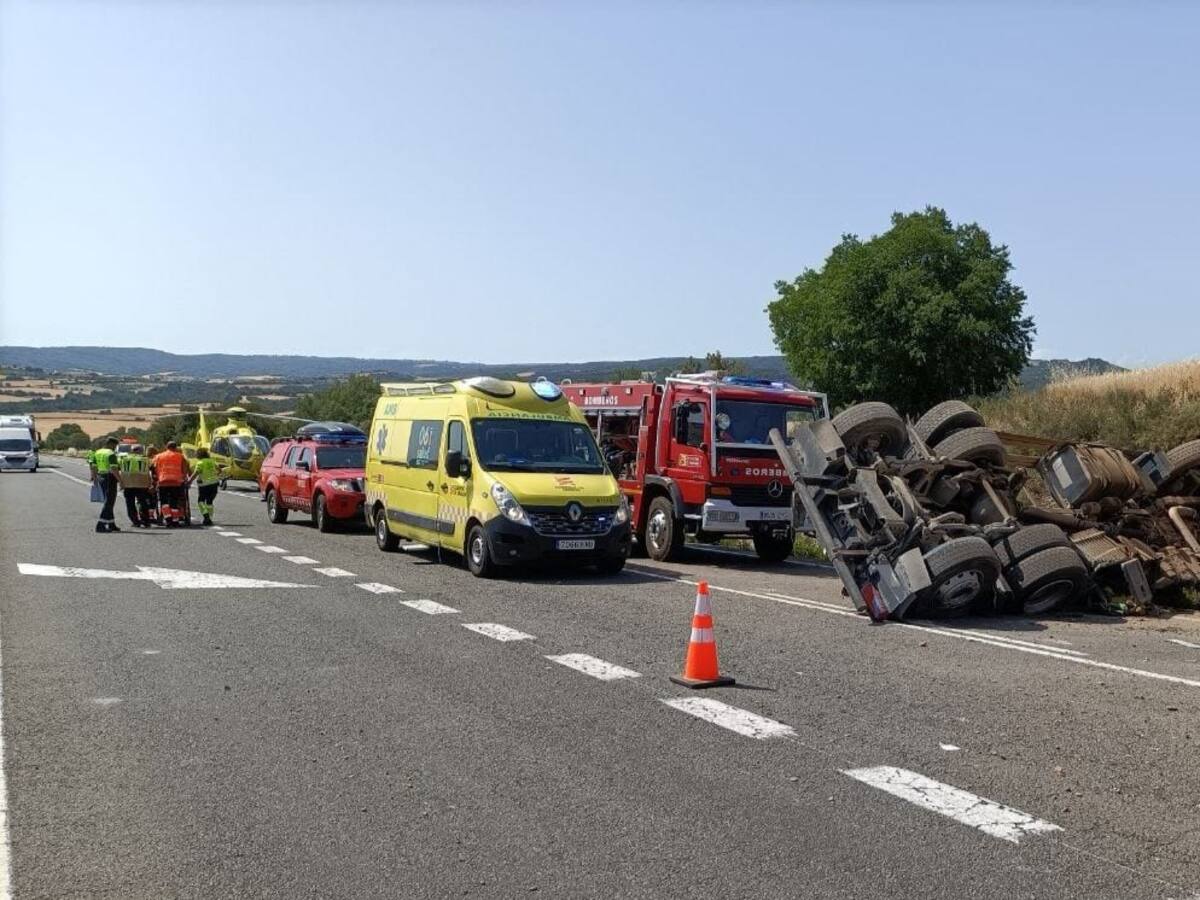 El conductor de un camión herido grave en un accidente de tráfico en Tolva