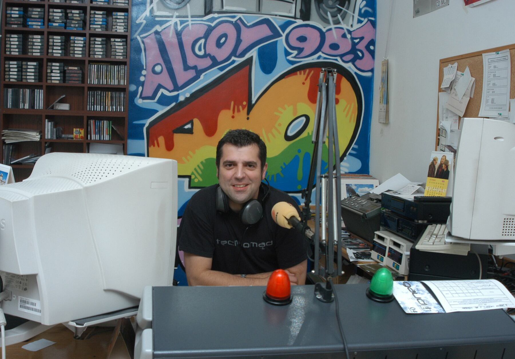 Imagen de Rafa Santonja en el año 2004 que apareció publicada en el periódico Ciudad dentro de la sección La Movida