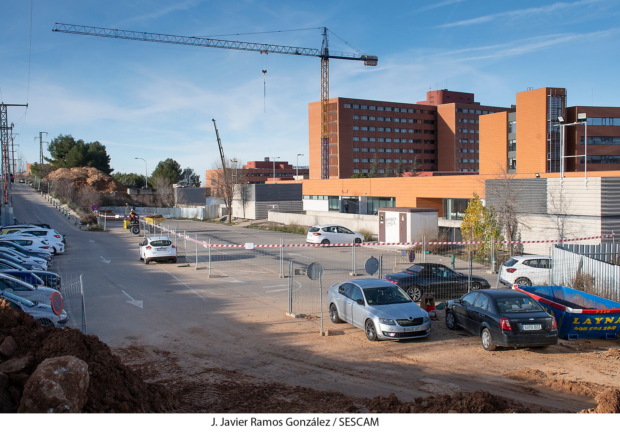 Estacionamiento afectado por las obras para zona de ambulancias