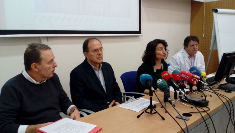 La directora gerente del Instituto de Salud Pública y Laboral de Navarra, María José Pérez Jarauta, ofrece una rueda de prensa para informar sobre el aumento de los casos de Parotiditis en Navarra