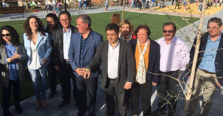 El presidente de la Diputación de Jaén, Francisco Reyes, inaugura el nuevo parque en Quesada.