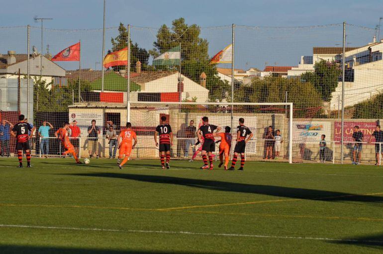 Momento del gol de David Camps.