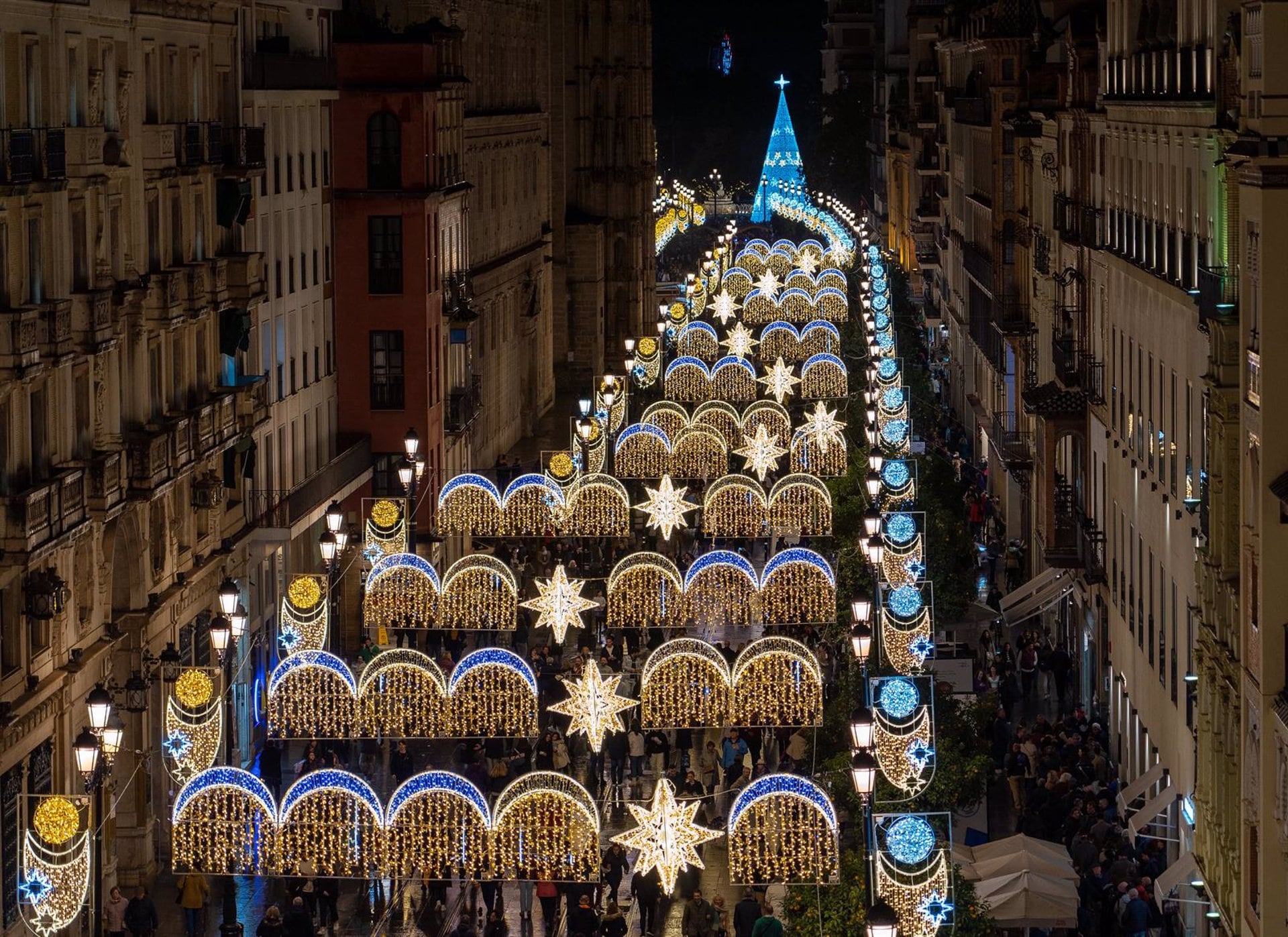 Archivo - Imagen de archivo del alumbrado de Navidad de Sevilla. - Francisco J. Olmo - Archivo