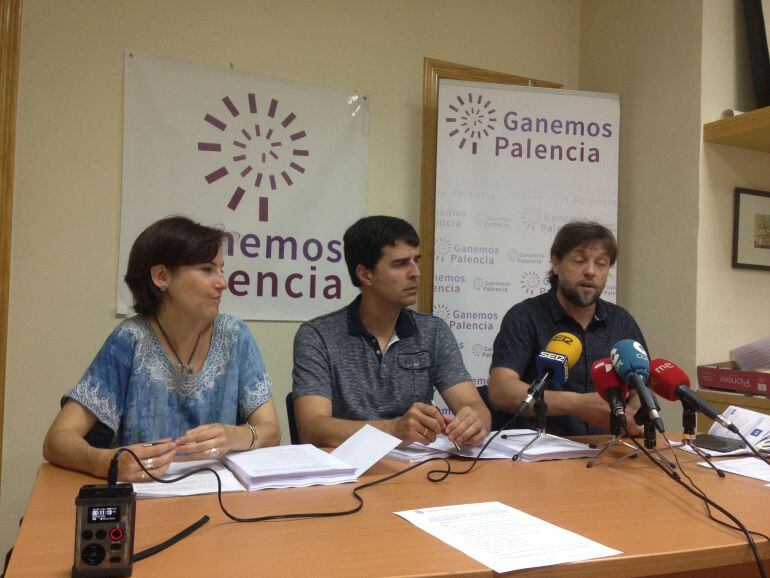 Imagen de los miembros de Ganemos Palencia