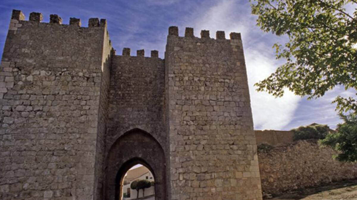 El Gobierno autorizado el modificado para la restauración de la muralla de Almazán