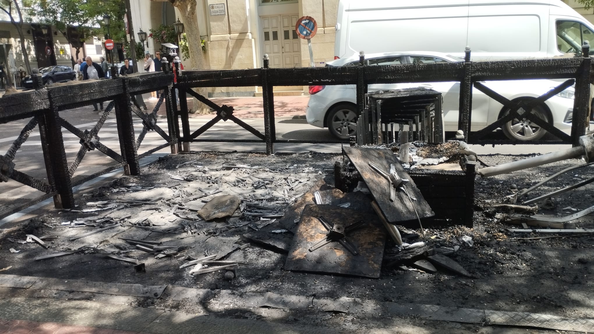 Incendio en la terraza - velador del Rincón de Costa de Zaragoza esta pasada madrugada