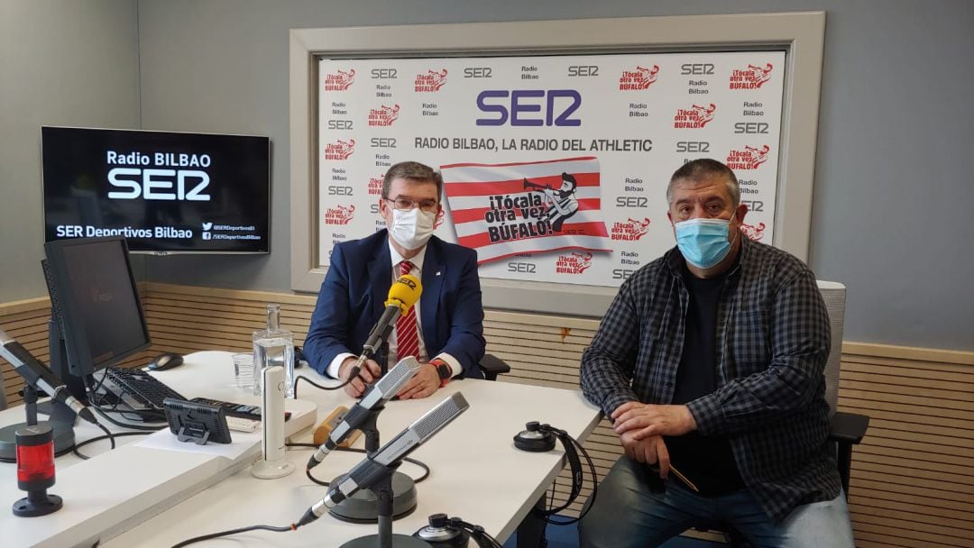 El alcalde de Bilbao, Juan Mari Aburto, en los estudios de Radio Bilbao