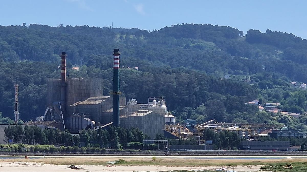 Acuerdo entre la plantilla de Ence en Navia y la empresa