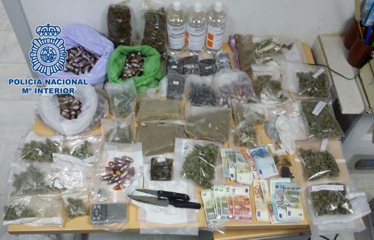 Foto de archivo de droga intervenida por la Policía Nacional en la provincia de Granada