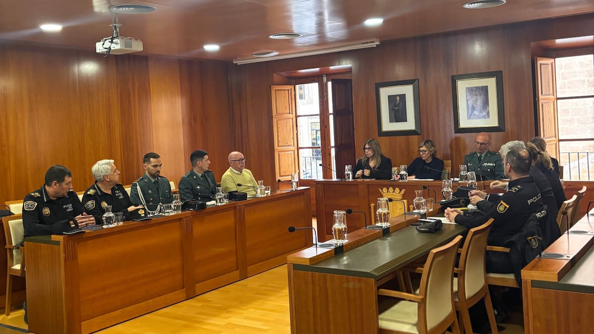 La Junta Local de Seguridad confirma que Xàbia mantiene indicadores de criminalidad a la baja y niveles de seguridad “óptimos”