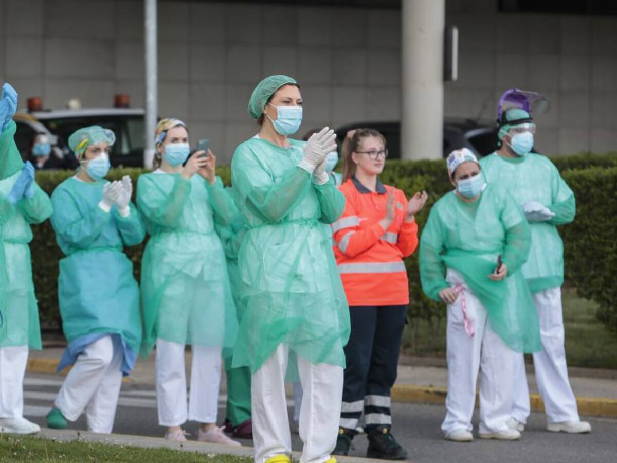 La tasa de incidencia, catorce veces superior entre los sanitarios