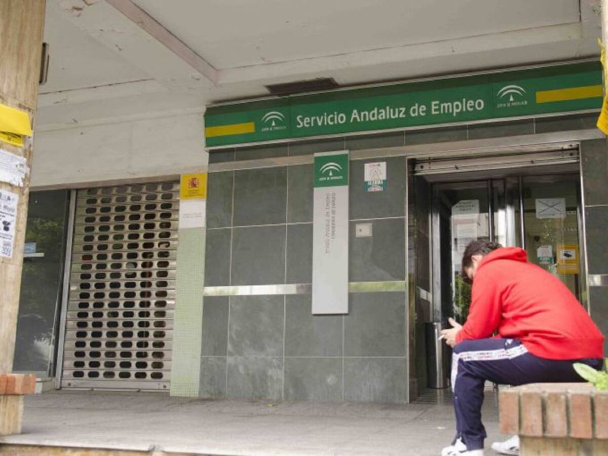 El paro baja en la comarca en 62 personas en abril