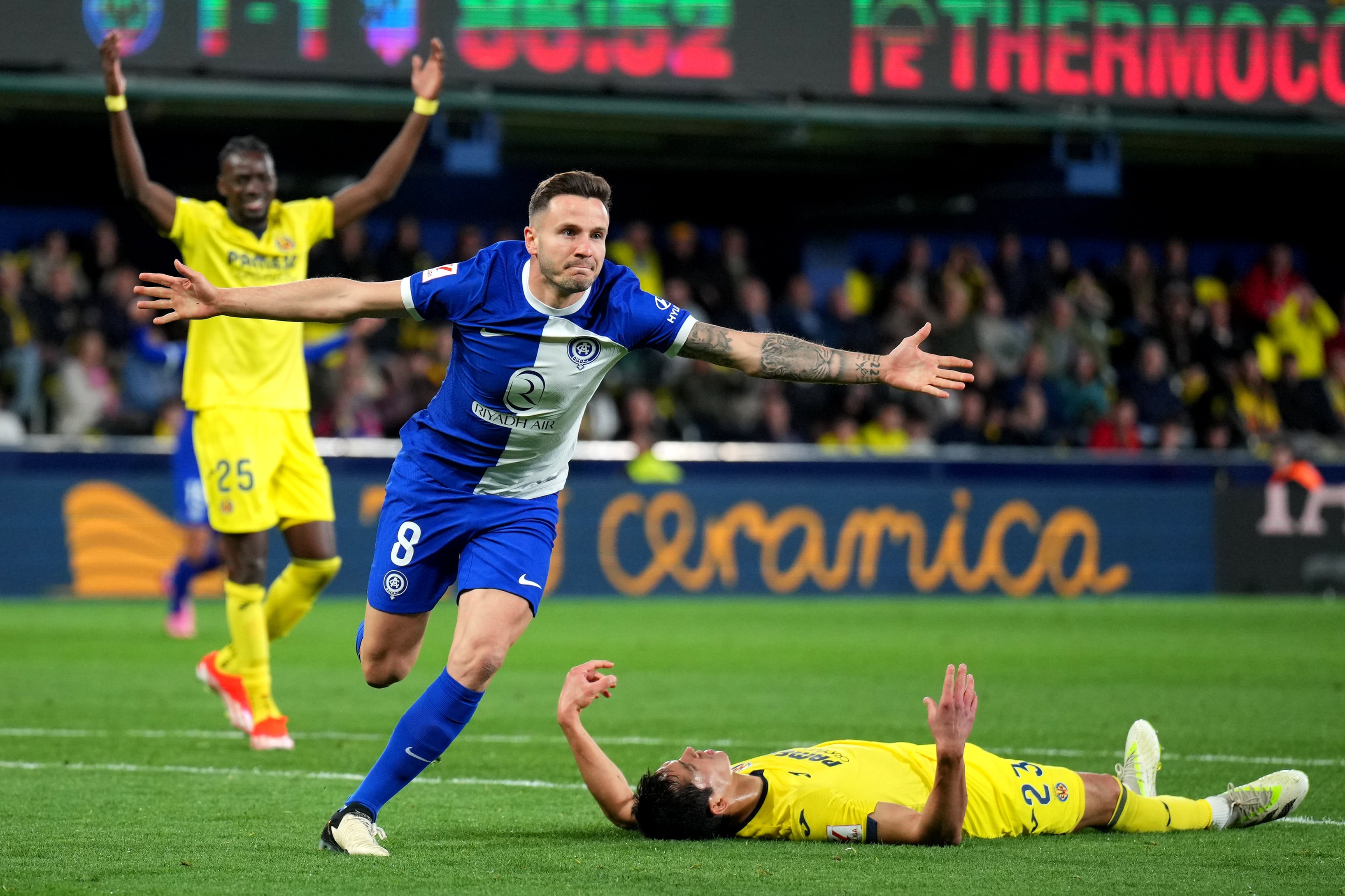 Saúl celebra su gol ante el Villarreal