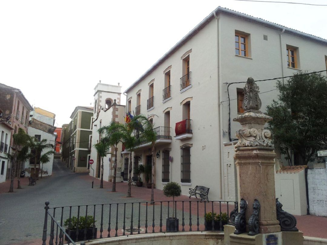 Fachada del edificio consistorial de Ondara.