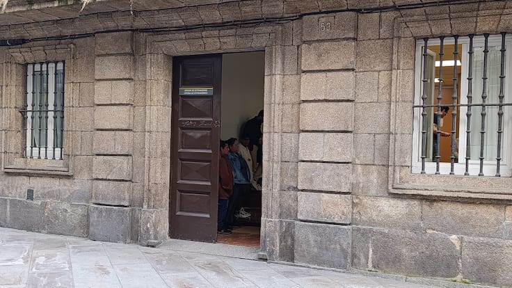 ¿Cómo es el proceso de regularización de migrantes?