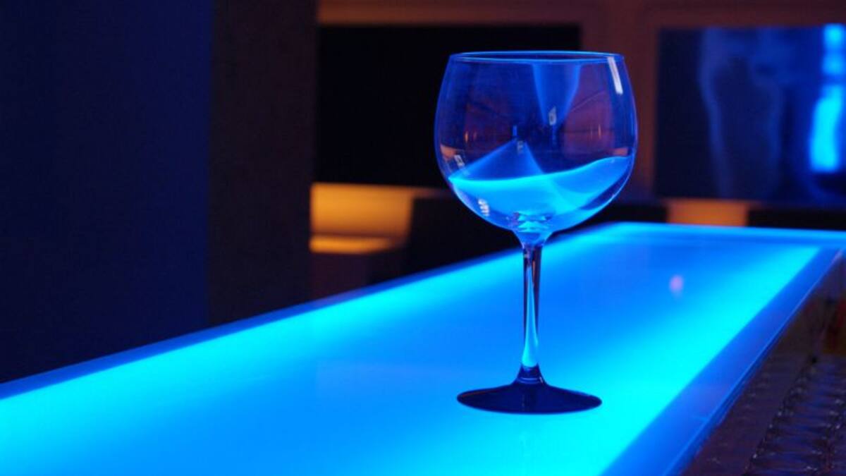 Armando: "La persona encargada de la seguridad de una discoteca apaleó a un jóven por subirse a una valla"