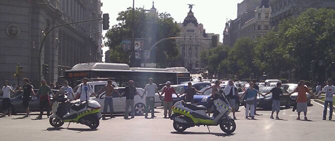 &quot;Cibeles se toma de la mano&quot;