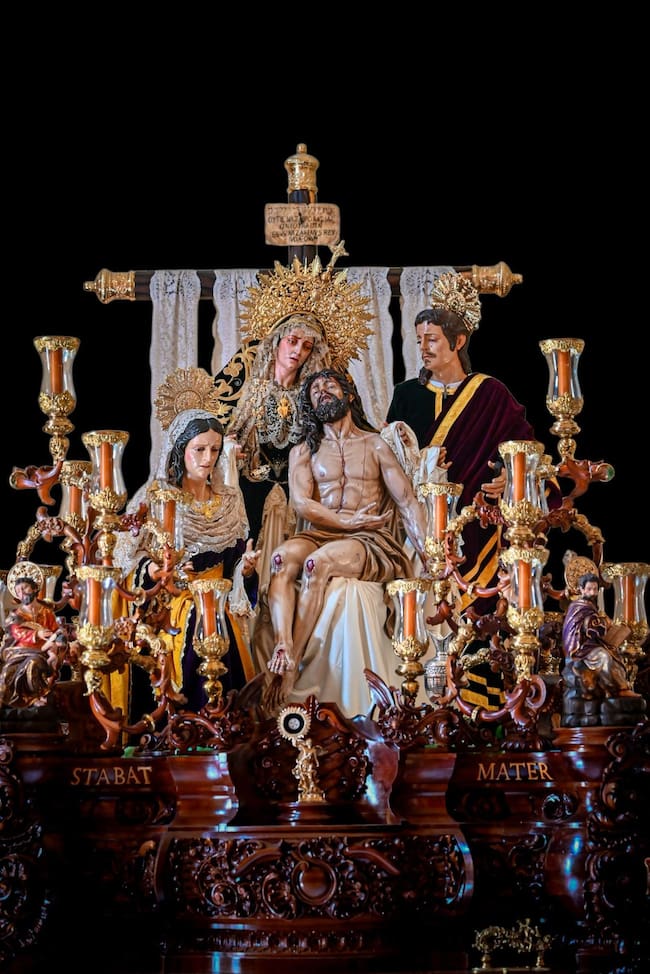 Publicación de una fotografía de la Hermandad de la Vera-Cruz.