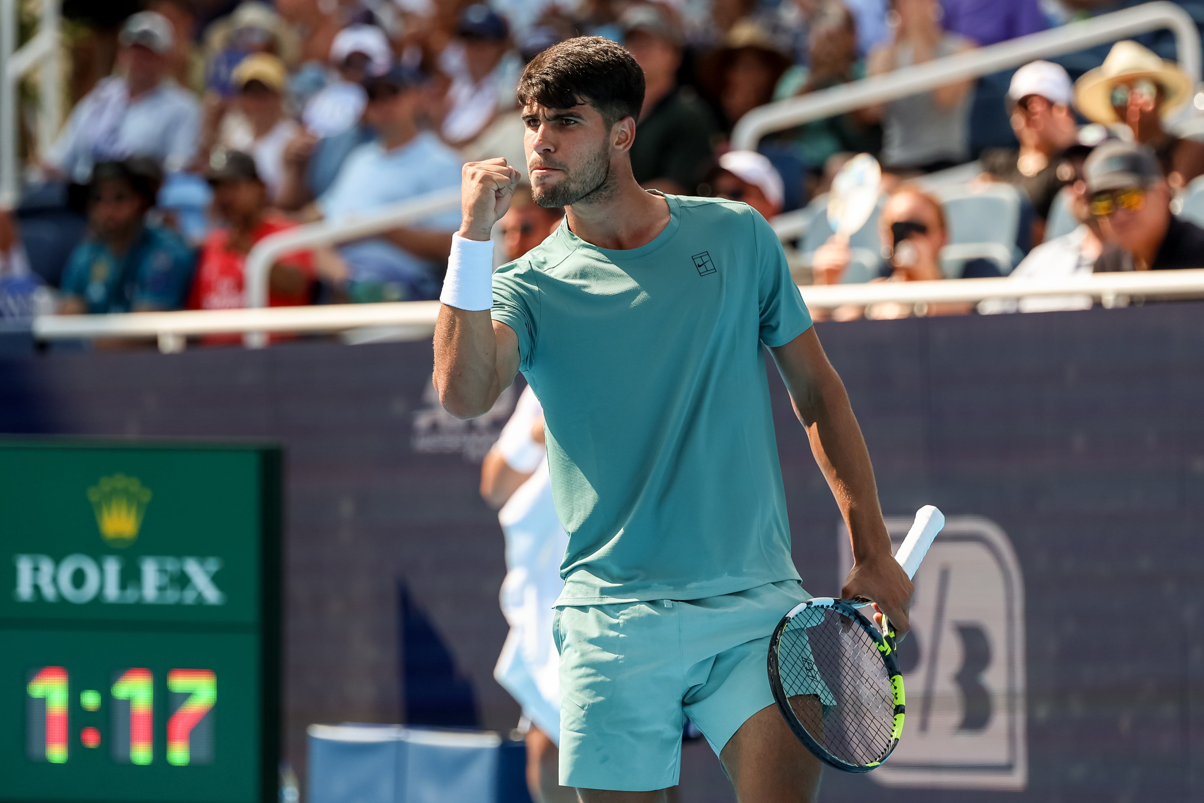 Carlos Alcaraz durante el partido frente al serbio Medjedovic (Photo by Foto Olimpik/NurPhoto via Getty Images)