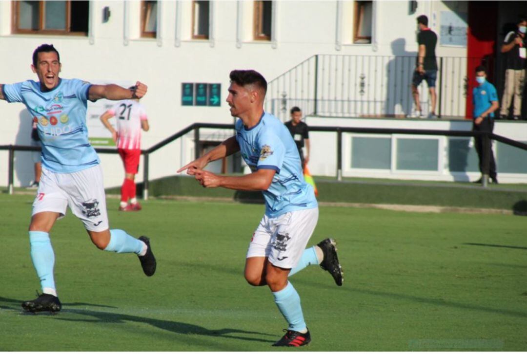 Los jugadores celestes celebrando uno de los goles al Motril.