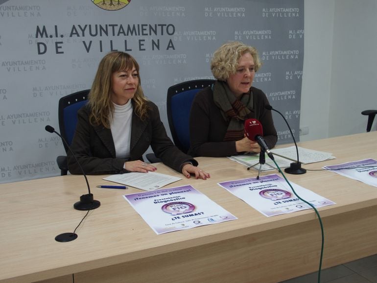 Catalina Hernández (i) concejala de Igualdad del Ayuntamiento de Villena