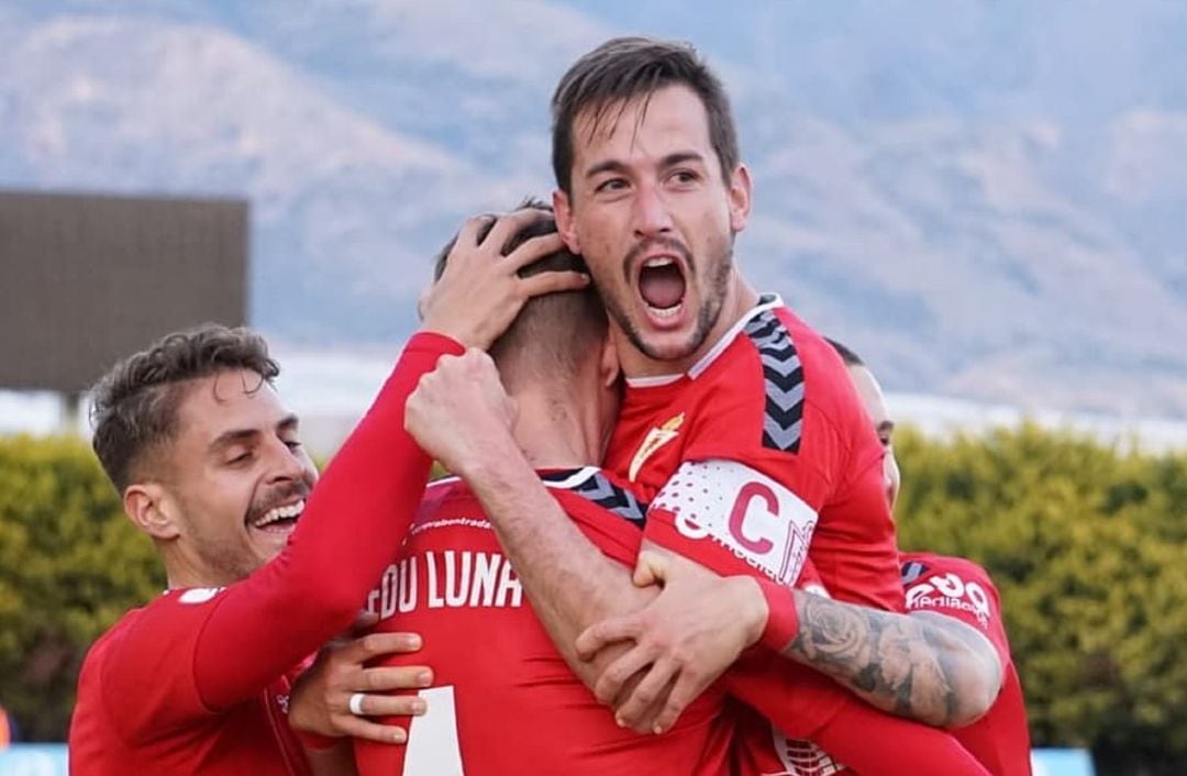 Chumbi celebra su último gol con la camiseta del Real Murcia