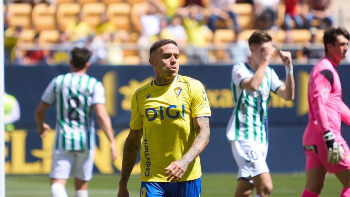 El Cádiz CF sigue agonizando ante el Córdoba