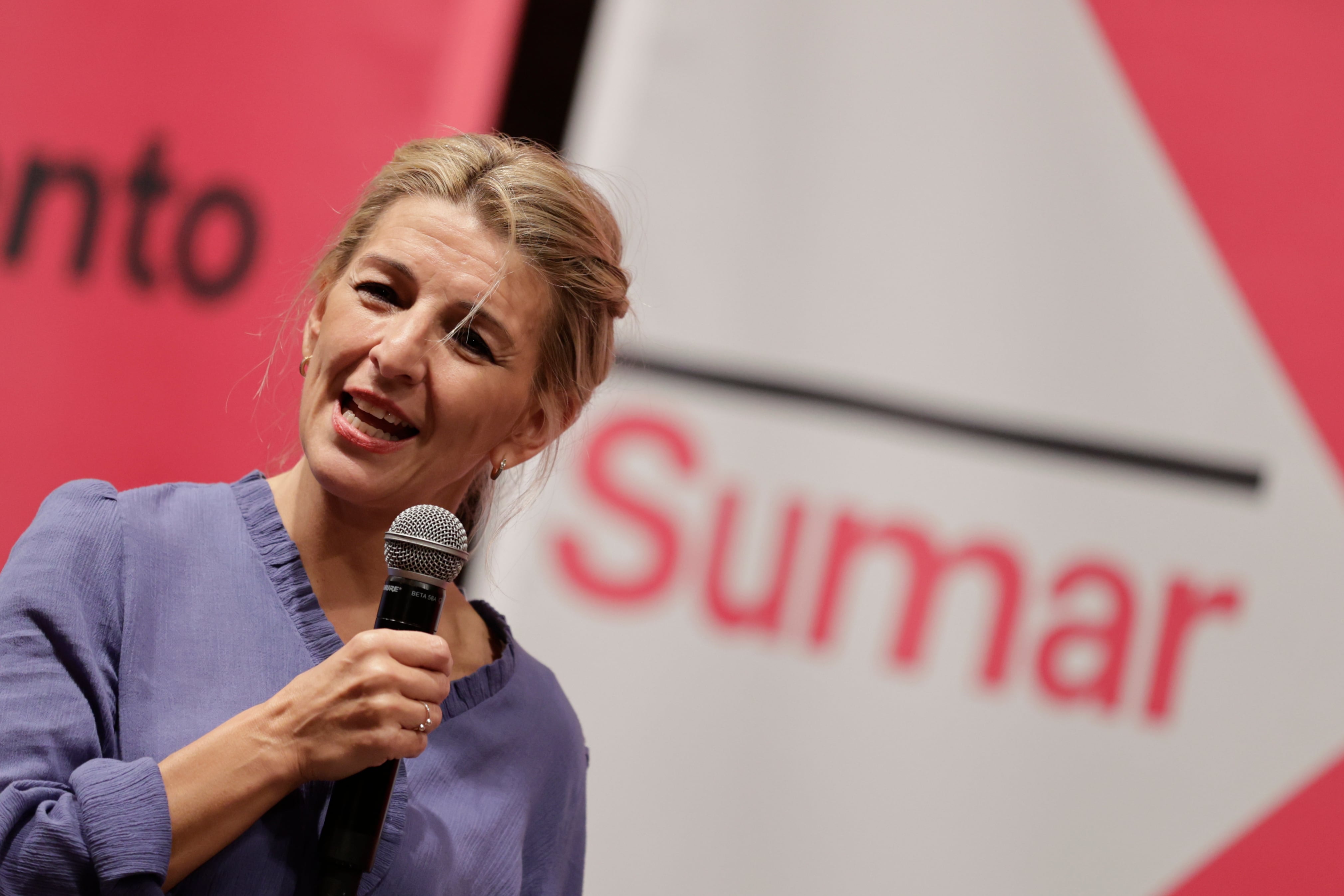 La vicepresidenta segunda del Gobierno, Yolanda Díaz, durante el acto del movimiento &#039;Sumar&#039; en A Coruña