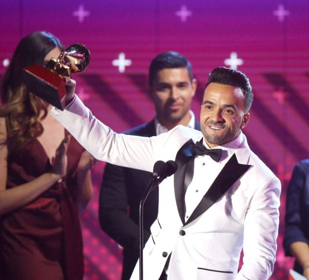 Luis Fonsi, tras recoger su Grammy