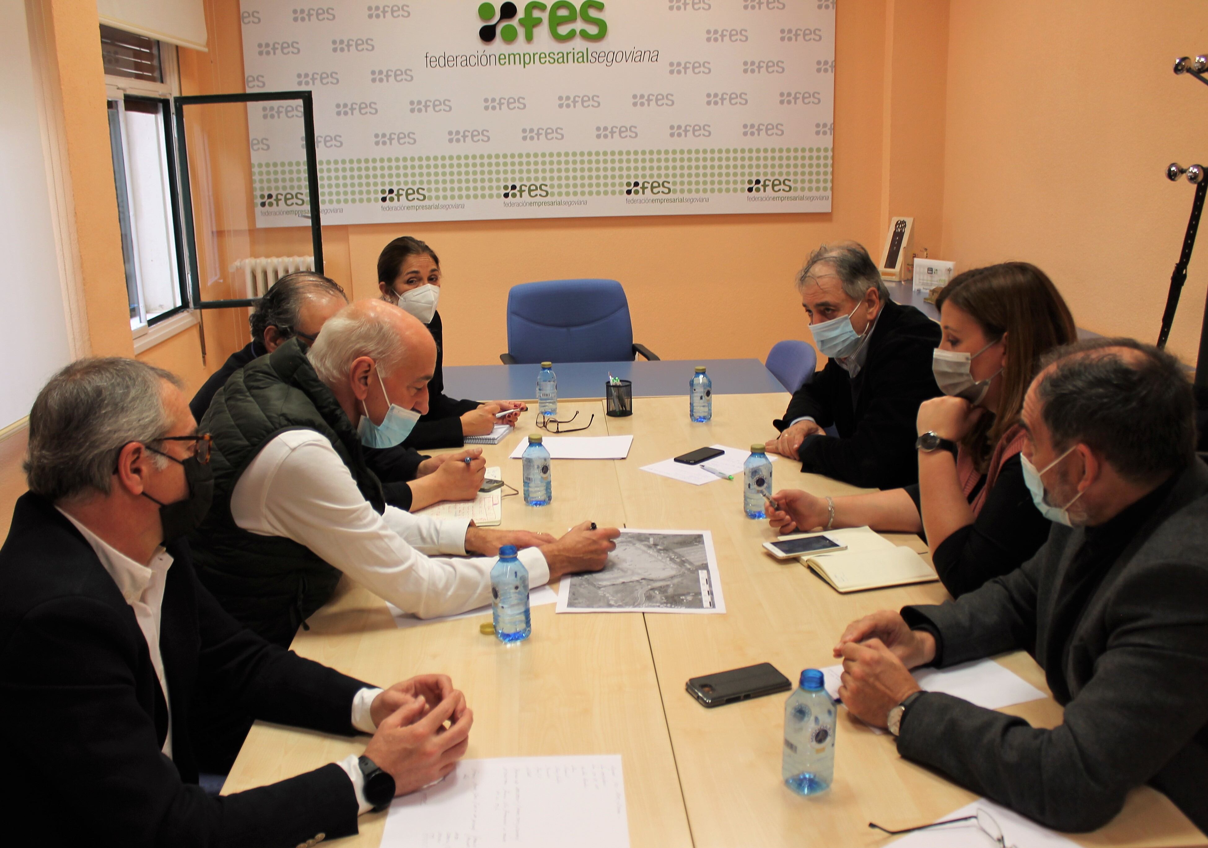 Reunión en la sede de FES sobre la ampliación del Centro Transportes