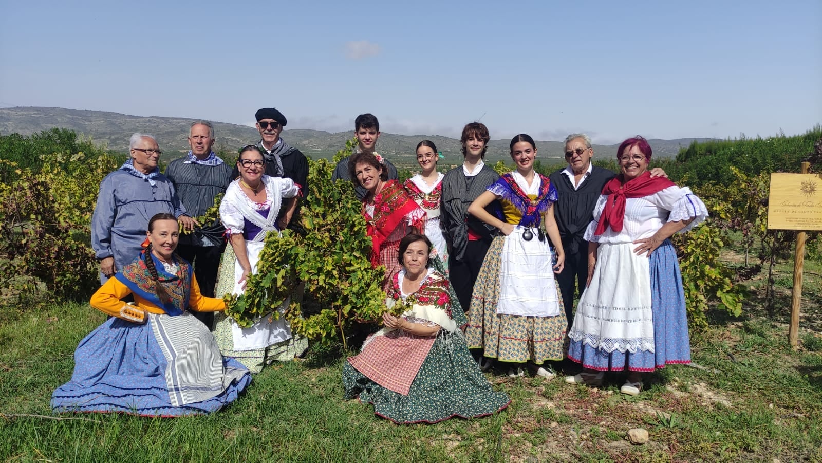 Grupo de Danzas en La Vendimia