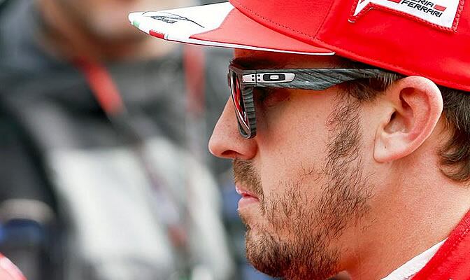 Fernando Alonso, con la indumentaria de Ferrari