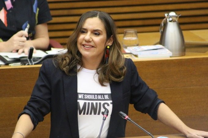 Mònica Álvaro, de Compromís, en les Corts