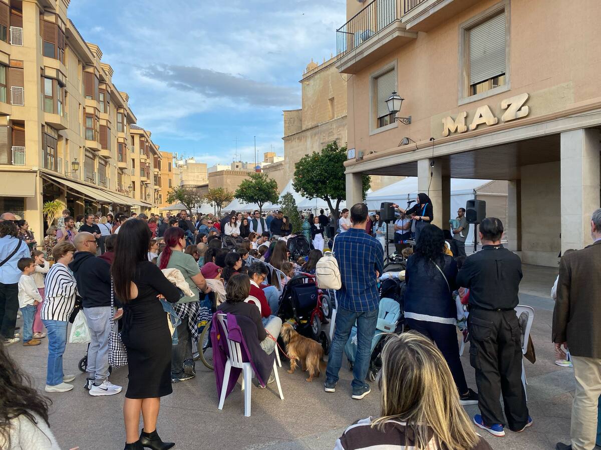 La Feria del Libro reúne a 25.000 amantes de la lectura