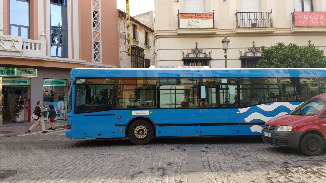 El reparto comenzará para los usuarios de los autobuses urbanos