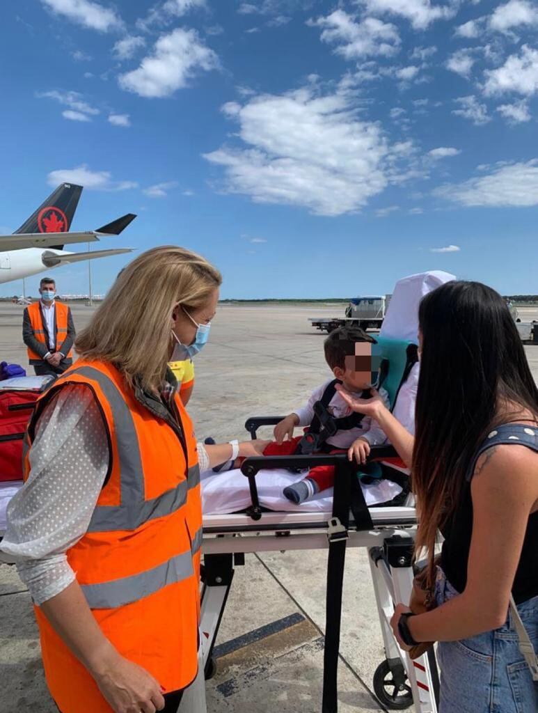 El bebé Mateo ya está en España