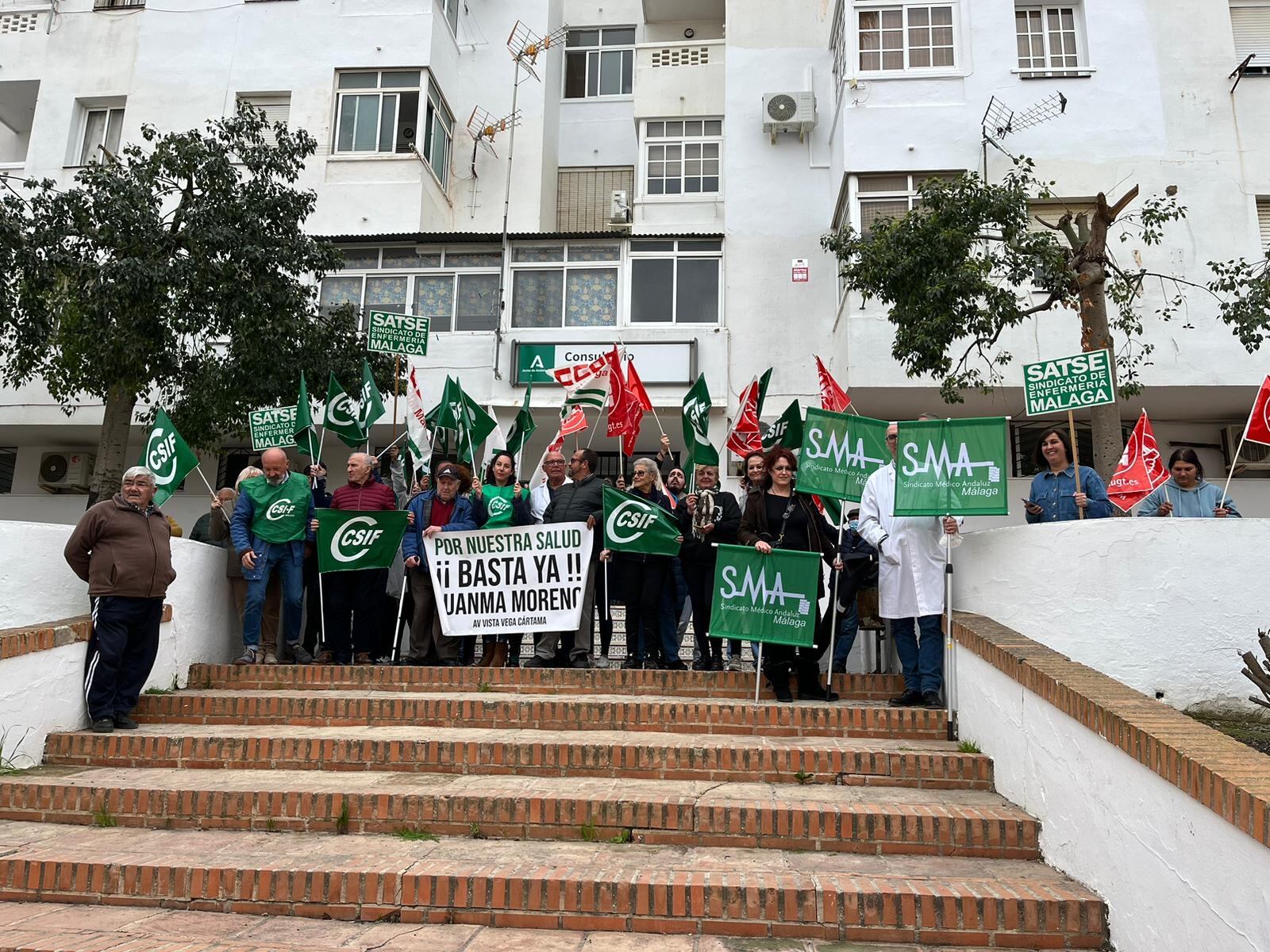 Concentración de este miércoles ante el centro de salud de Cártama