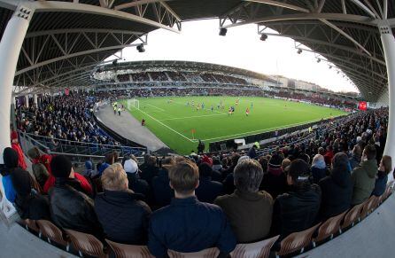 Un partido de liga del HIFK Helsinki en la Primera División de Finlandia